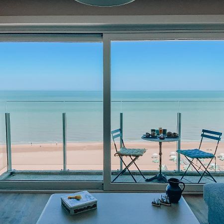 Genieten Van De Vlaamse Kust Met Prachtig Zeezicht Де Хаан Екстериор снимка