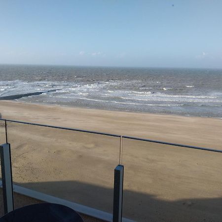 Genieten Van De Vlaamse Kust Met Prachtig Zeezicht Де Хаан Екстериор снимка