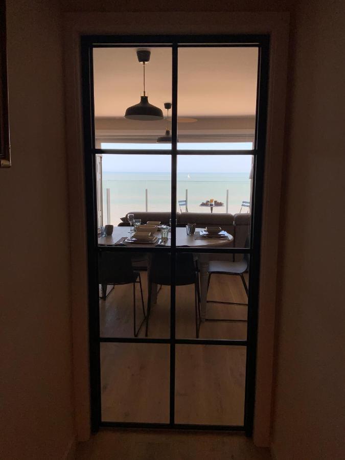 Genieten Van De Vlaamse Kust Met Prachtig Zeezicht Де Хаан Екстериор снимка